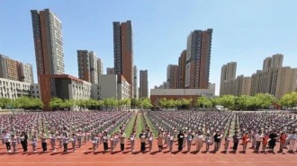 第十届“相约论语 文化中国”万人齐诵《论语》山东主会场活动在济南万象新天学校举行