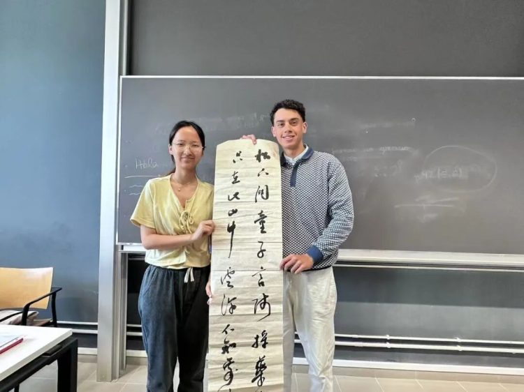以书法艺术为纽带 西班牙友人感知泉城文化 读懂中国笔墨魅力_fororder_图片1