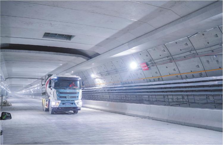 世界最大直径水下盾构隧道双层贯通