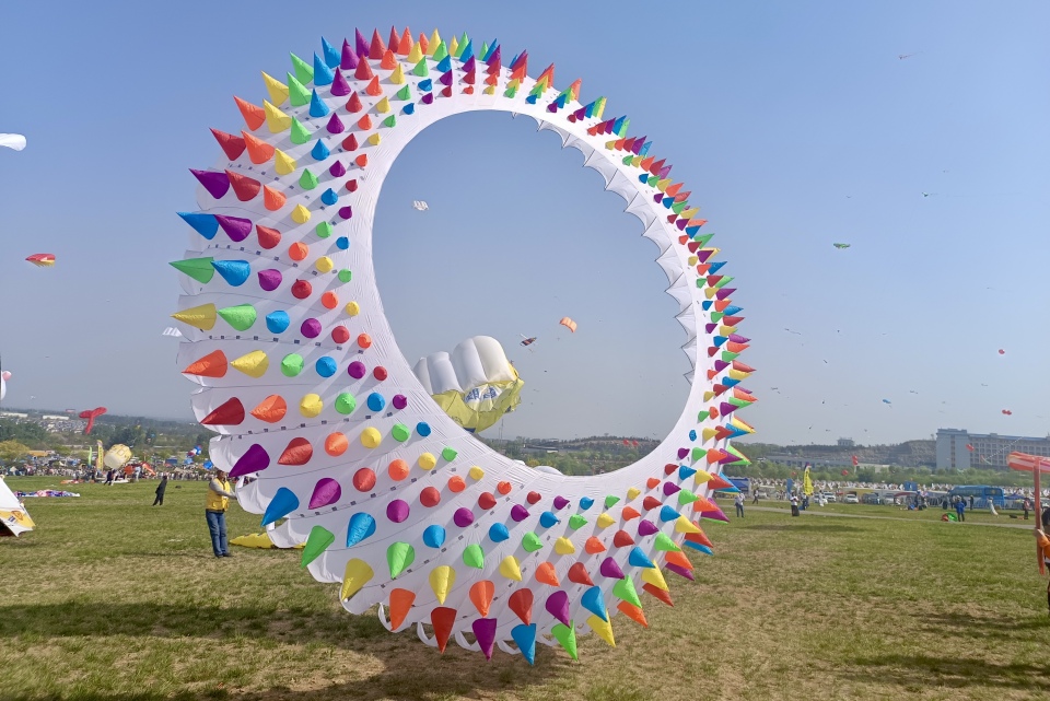 漫天纸鸢竞潍坊——2026潍坊风筝嘉年华掠影