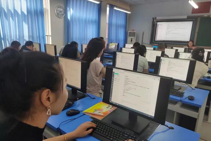 “师承万象”:AI大模型为中小学教师赋能