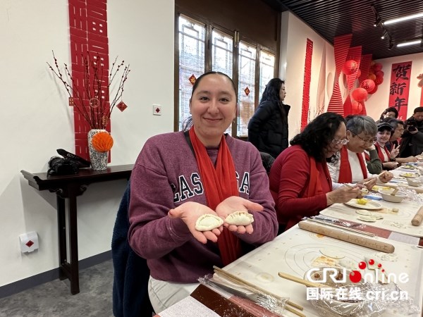 热气腾腾的中国年|入境游客北京四合院里沉浸式体验中国年