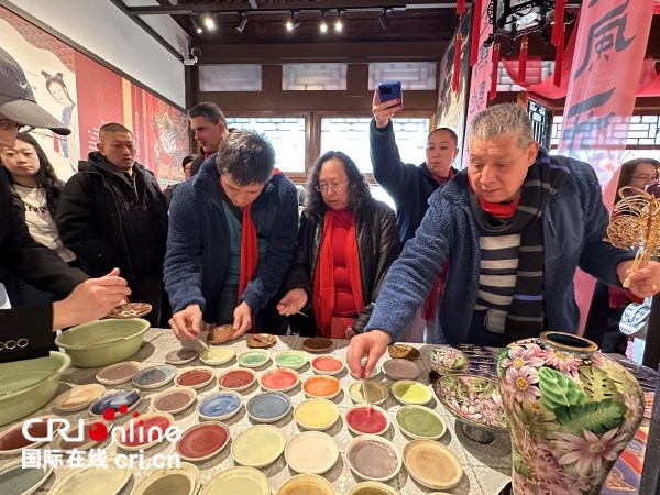 热气腾腾的中国年|入境游客北京四合院里沉浸式体验中国年