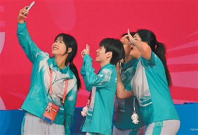 赛场内外 青春闪耀 null