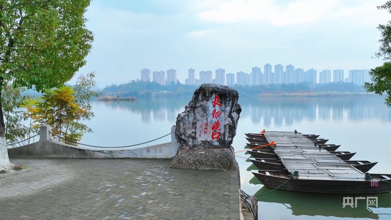 行进的旗帜丨于都河记得:一块门板“浮桥”到“长虹”的长征跨越