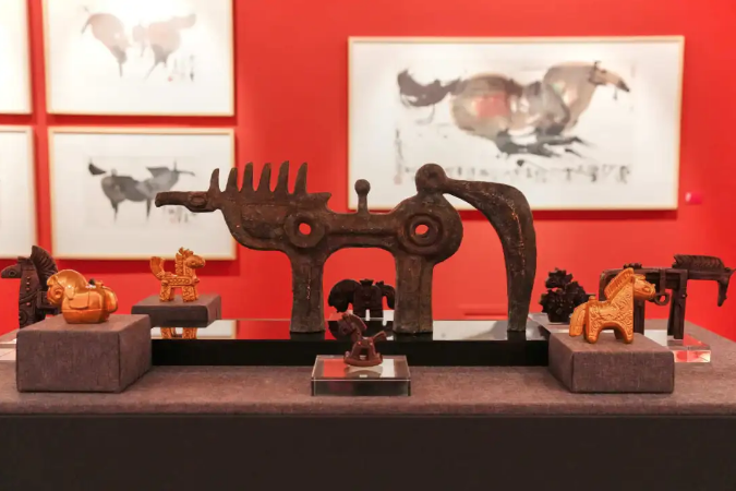 “不宗凡马——韩美林马年艺术展”在哈尔滨市博物馆开幕