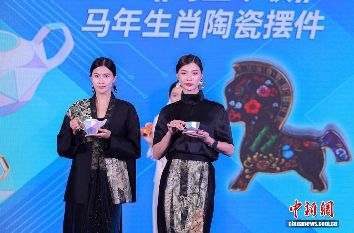 文博会“湾区T台”首秀:超级IP同框 科技与国风跨界碰撞