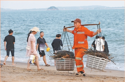 坚守的身影 美丽的风景(新时代画卷)