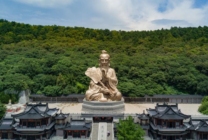 东西问·古典学|德国汉学家叶翰:当今世界为何仍需研读经典?