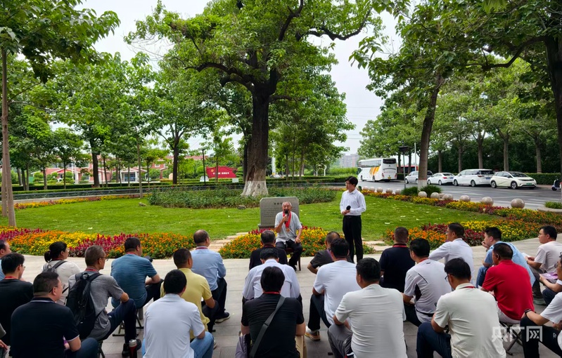 【習聲迴響·聆聽溫暖中國】“綠我涓滴 會它千頃澄碧”