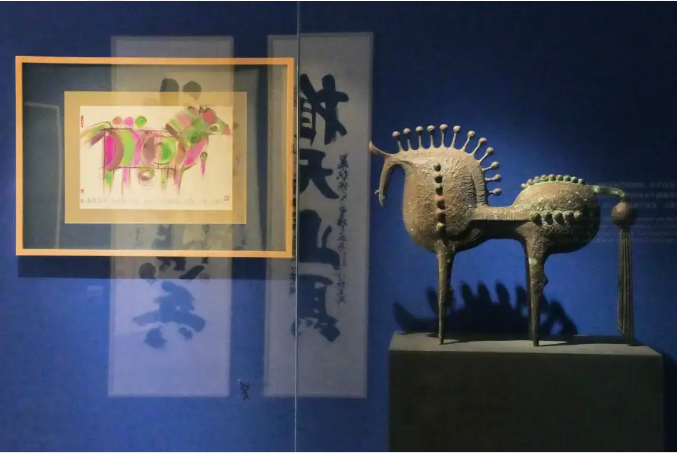 “不宗凡马——韩美林马年艺术展”在哈尔滨市博物馆开幕