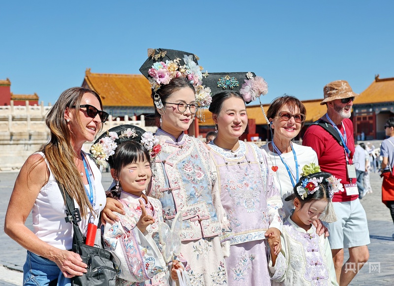 晶采观察丨21.42亿人次!国庆假期“流动中国”正在换一种“走法”