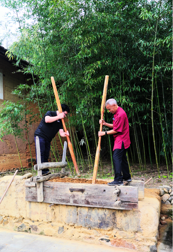 活力中国调研行 | 这里的墙体会呼吸?叩开百年土楼密码