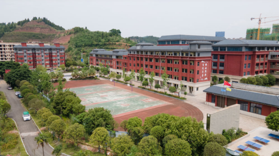 天天学习|一方感恩碑 廿载育人心