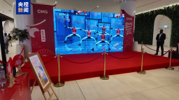 马年春晚闪耀全球最大商场 迪拜沉浸式品味中国“文化年夜饭”