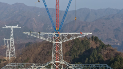 State Grid Hubei Electric Power Transmission and Transformation Engineering Co., Ltd.: Deploying New Equipment  Enhances Safety in Mountain Tower Assembly