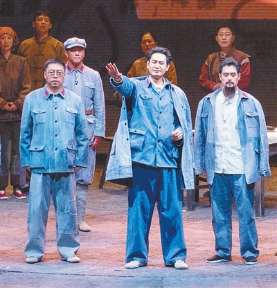 质朴温暖的美学表达——话剧《哈达铺的灯光》观后