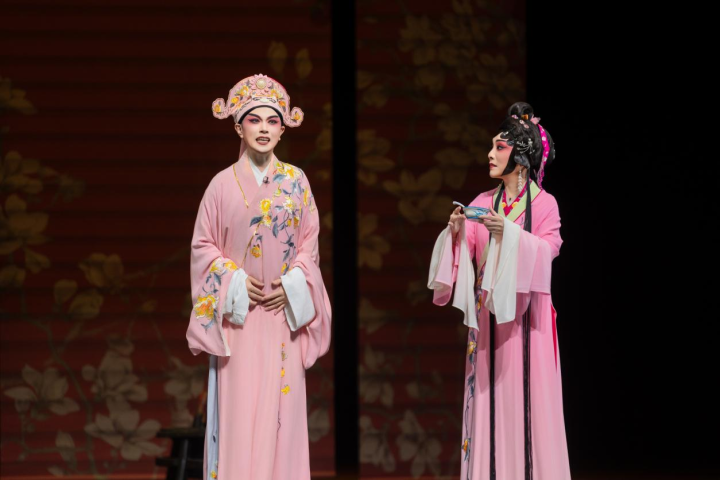 川剧《李亚仙》唱响新昌 2026尹桂芳艺术节华彩启幕