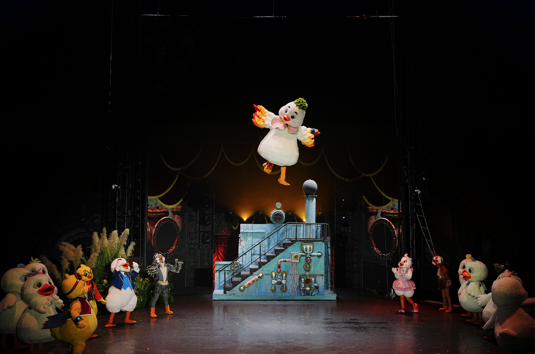 中國雜技團原創親子兒童劇《嘎嘎衝鋒鴨》首鋼園首演
