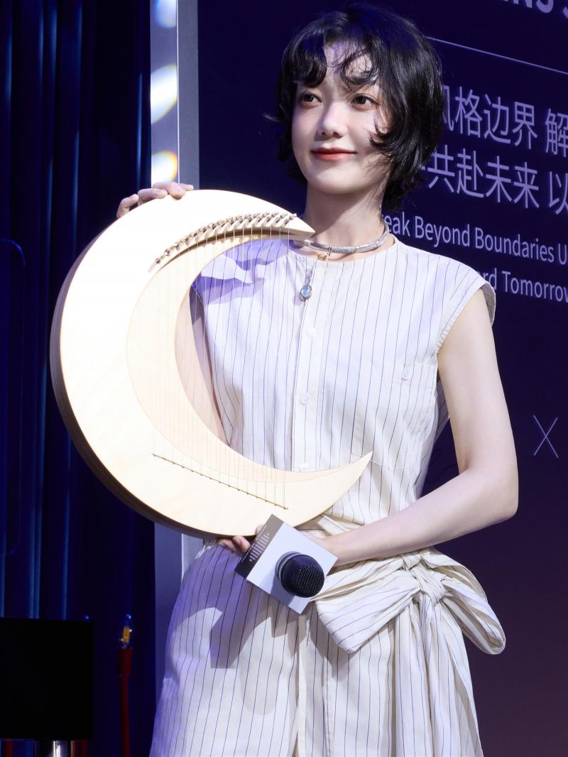 希林娜依·高加盟索尼音樂發新歌 個人巡演即將啟動