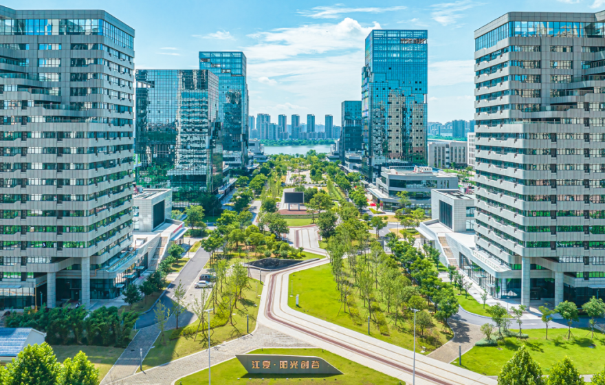 Wuhan's Lakeside Innovation: How Asia's Largest Urban Lake Emerges as a Global Hub for Youth Innovators_fororder_图片6