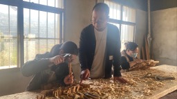 天水甘谷：老技艺融新风格 非遗工坊带动群众稳就业