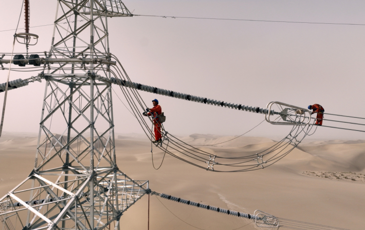 我国最大750千伏超高压环网工程投运 15年攻坚筑就南疆能源“动脉”