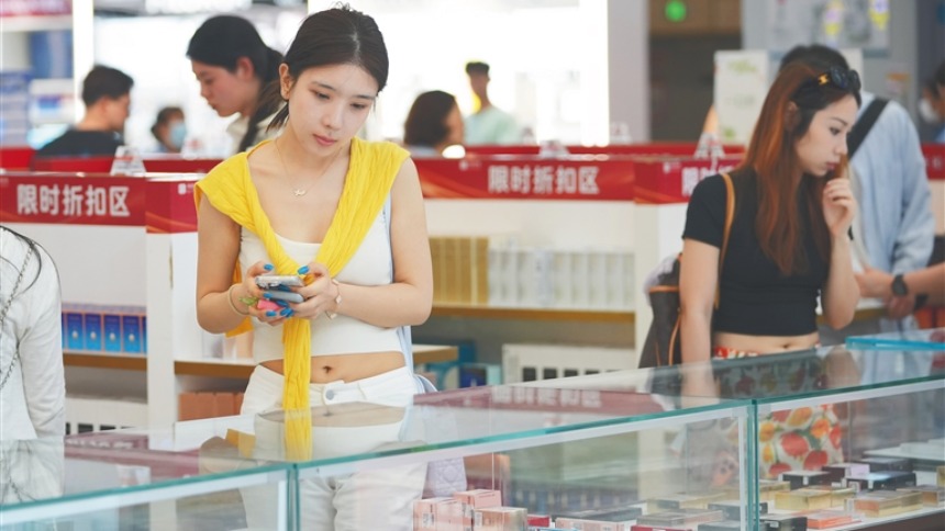 一季度三亚免税店销售额超百亿元