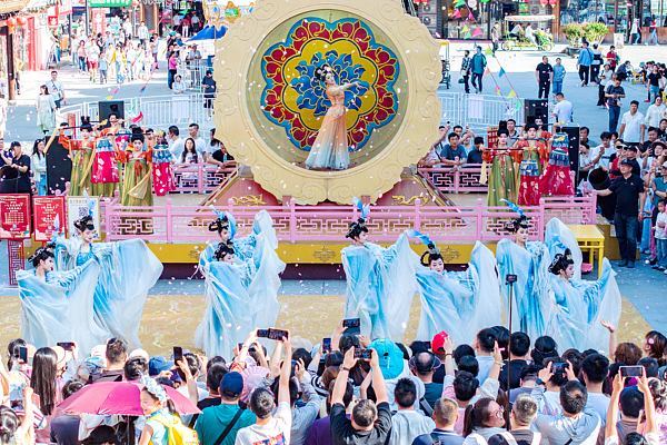 今年“五一”假期全国营业性演出票房收入21.59亿元