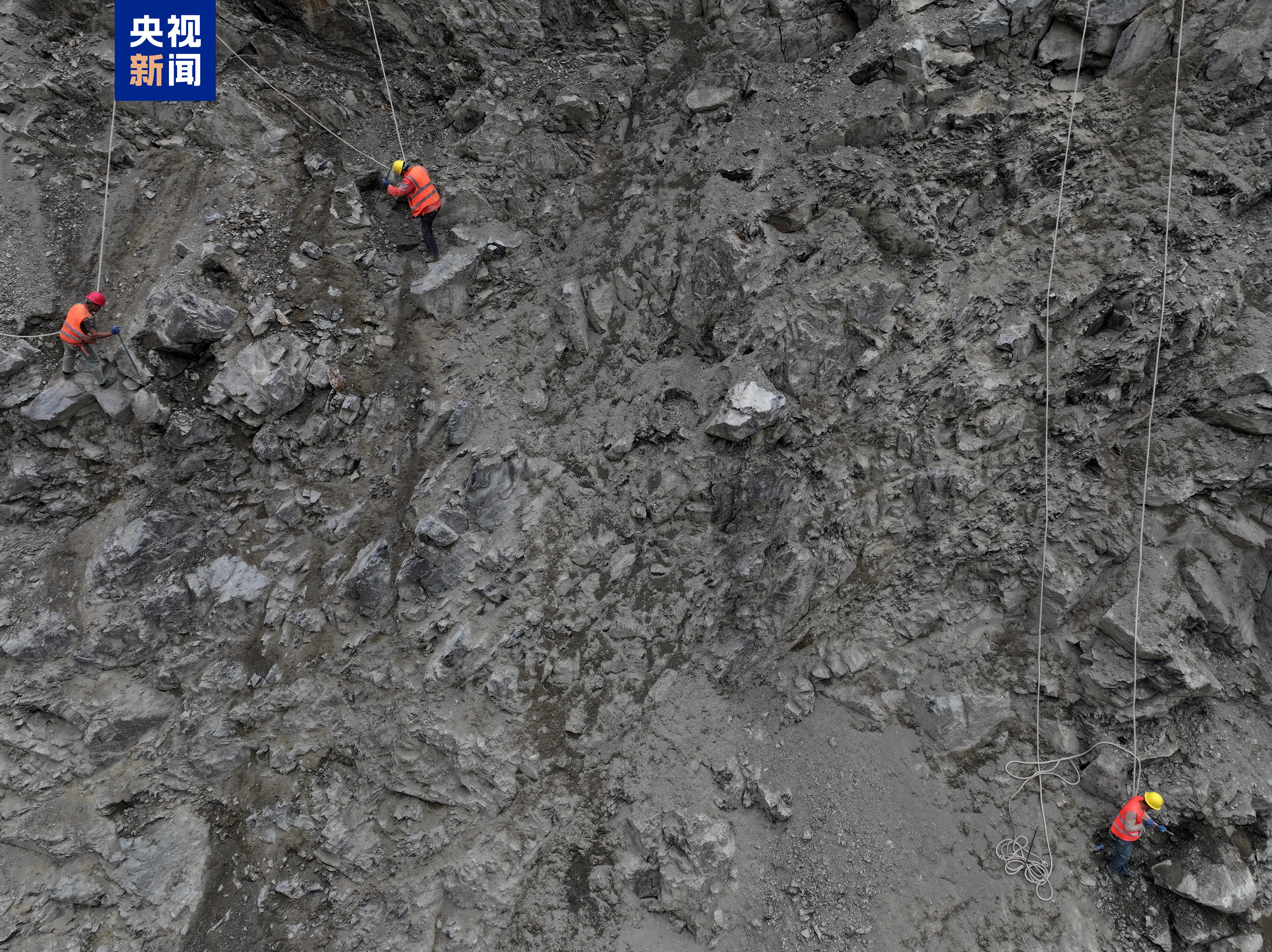 新疆独库公路北段抢险加速推进 预计7月21日恢复通行