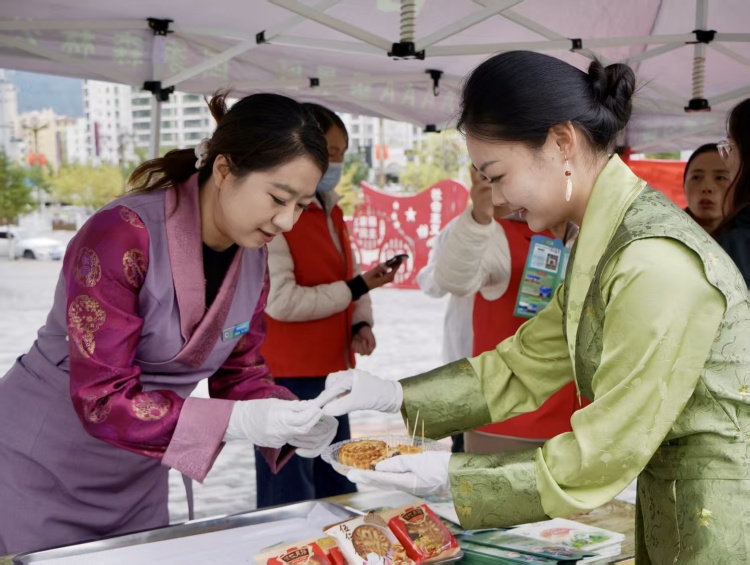 陇南宕昌:“智慧+服务”绘就文旅融合新图景_fororder_790f654d1105596a399900e7425d636c