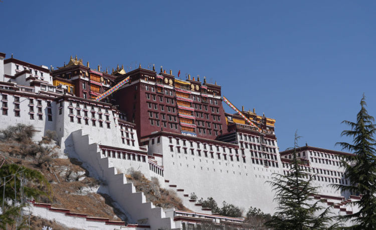 跟着总书记的考察足迹丨瞰西藏