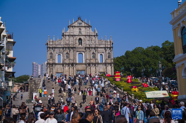 澳门回归祖国25周年｜33平方公里与3000万游客：澳门文旅吸引力何以强大？