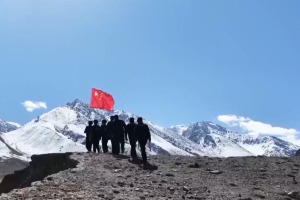 视频丨“放牧就是为国守边” 塔吉克族少年雪域高原的国旗情缘