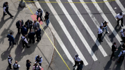 美国纽约街头7个月大女婴中弹死亡 一名嫌疑人被抓获