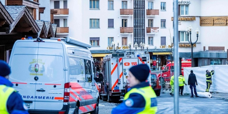 瑞士酒吧火灾仍有80至100名伤者情况危急