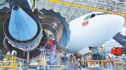 从0到2300，在自贸港修全球飞机