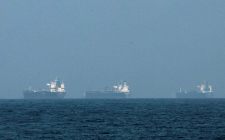 美军已重新开始“协助”船只通过霍尔木兹海峡