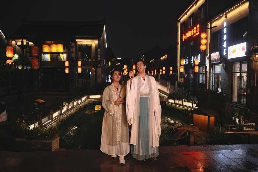 State Grid Huai'an Power Supply Company: Electricity Revitalizes Intangible Cultural Heritage, Warming the Hearts of Foreigners This Mid-Autumn_fororder_图片9