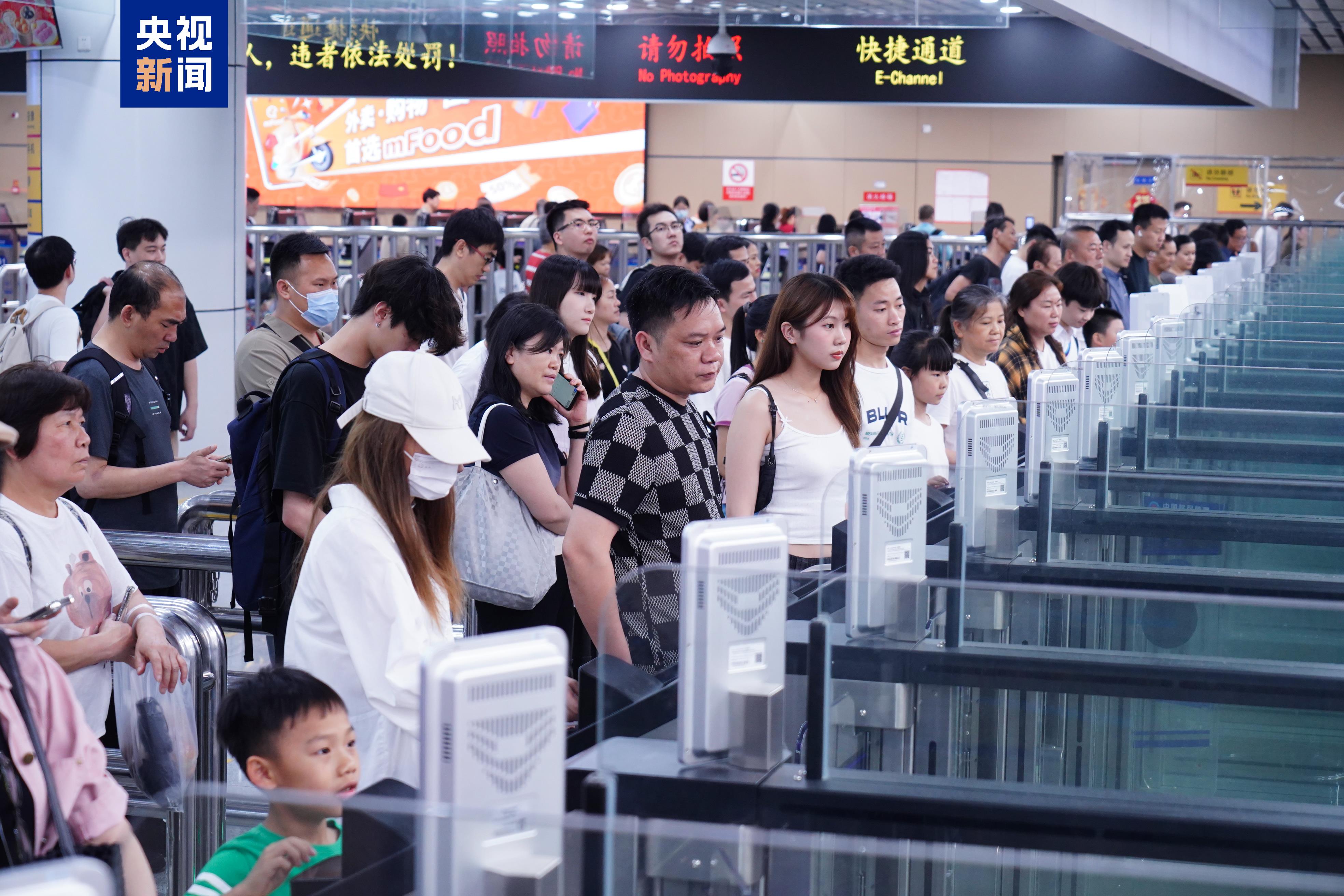 全国首个！拱北口岸年内客流量突破5000万人次