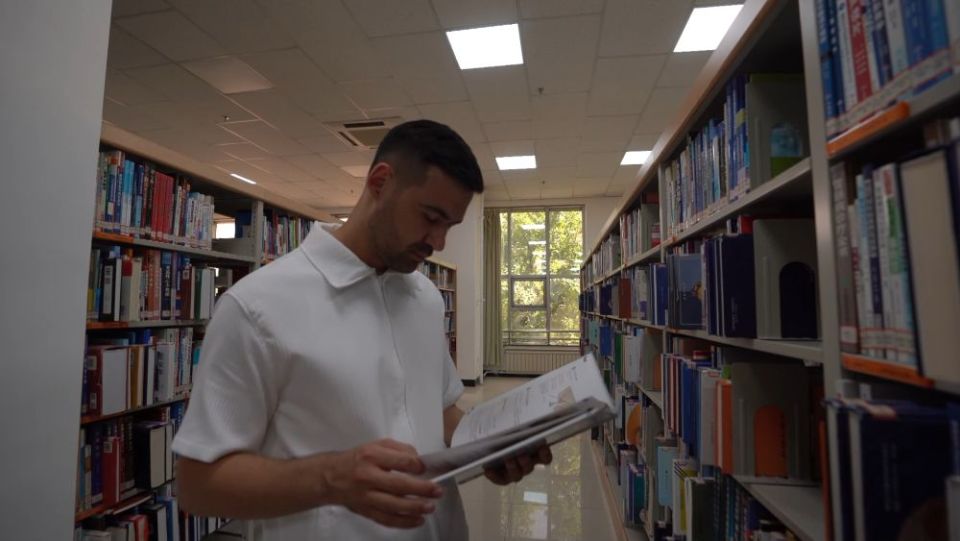 中亚青年新疆求学路