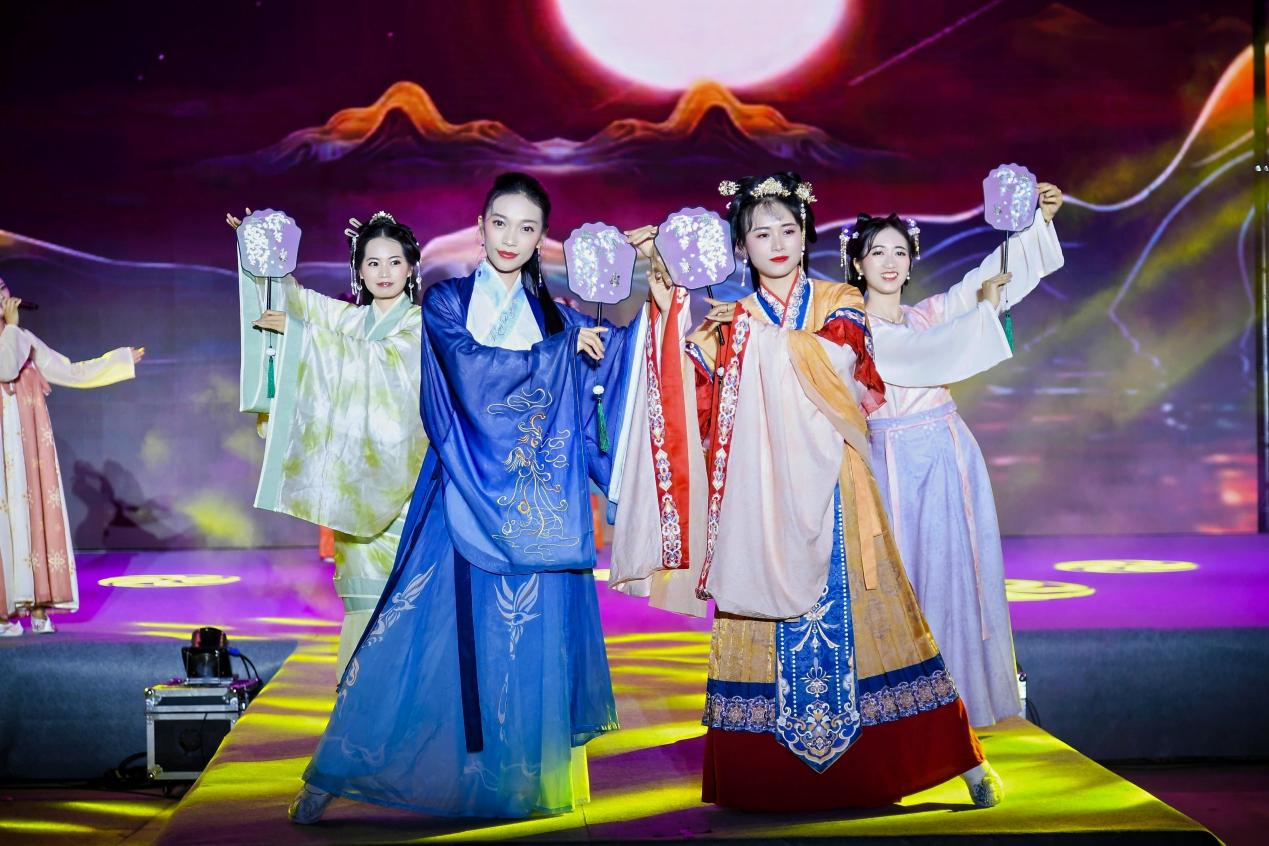 “吟东坡诗词 赏汉服雅韵”职工文化展演在洋浦举办_fororder_图片4