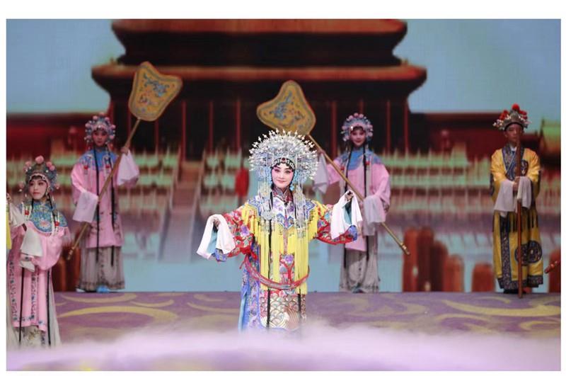 全国政协委员李梅：传承稀有剧种 绽放中国传统文化新光彩_fororder_２