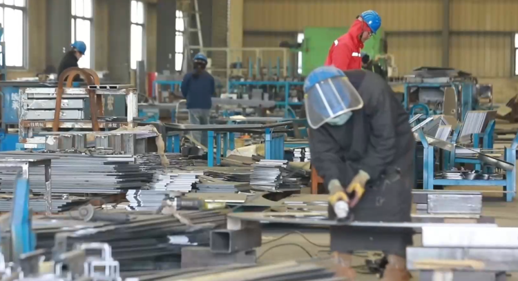 人勤春来早！工厂鸣笛开产，工程提速开工，山东全力冲刺新春“第一跑”