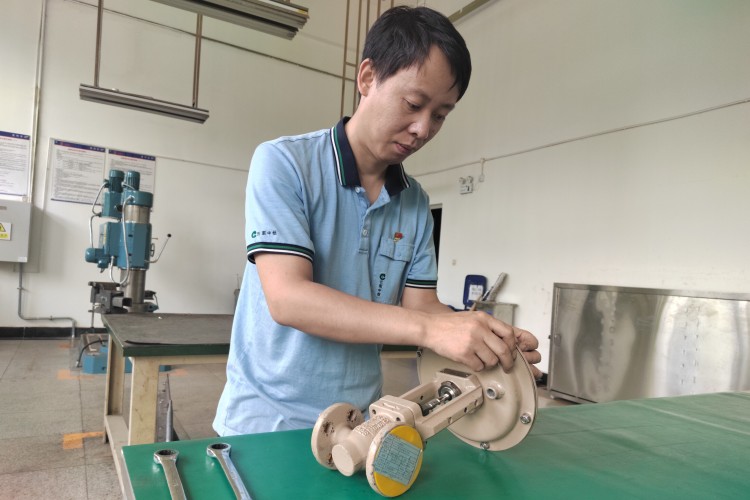 环学宝：痴迷机械，赛出能手_fororder_图片4