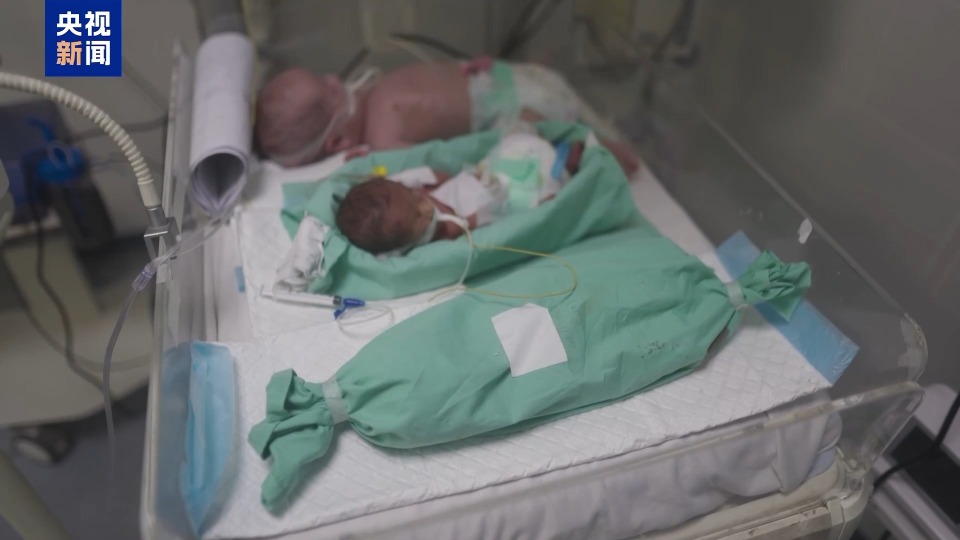 加沙医院沦为无声墓地 夭折女婴父亲：孩子做错了什么？