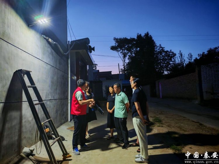 天水秦安：游子反哺添光彩 树庄夜亮幸福路
