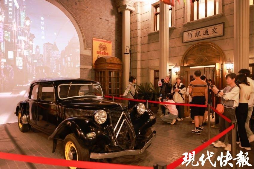 江苏各大博物馆持续高热，“白＋黑”模式让观众逛得停不下来