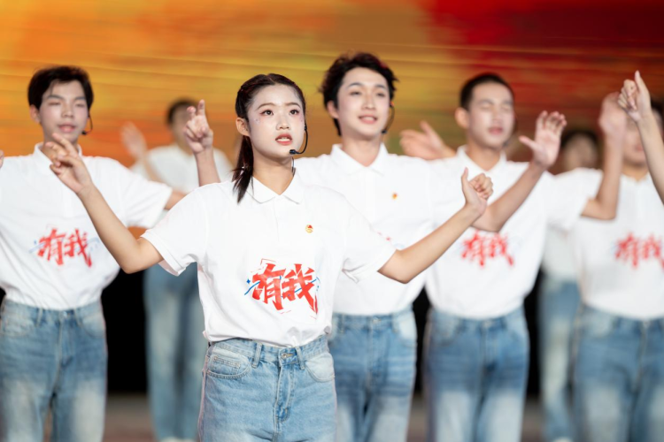 紫薇花开处 青春正当时——湖南省第六届中学生运动会开幕式观察_fororder_6