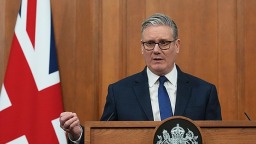 英国首相称35国将开会讨论恢复霍尔木兹海峡通航